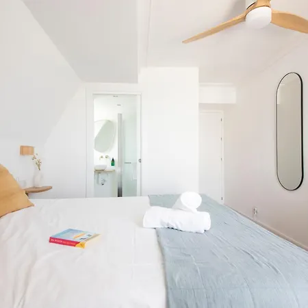 Far Out Homestay szállás