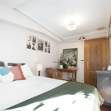 Far Out Homestay szállás