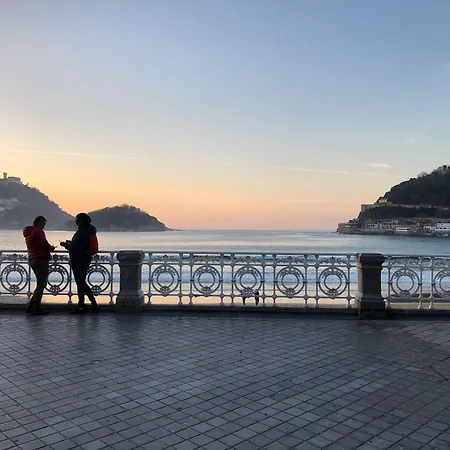 Far Out Δωμάτια σε οικογενειακή κατοικία *