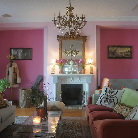 Far Out Σαν Σεμπαστιάν