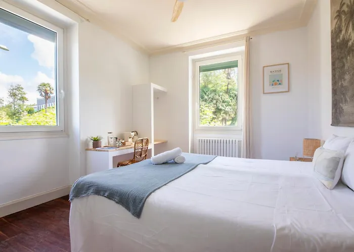 Far Out 홈스테이