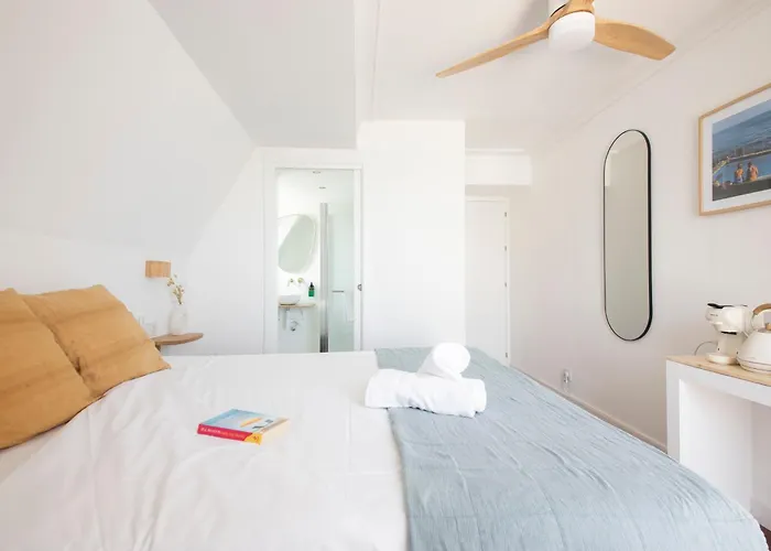 Far Out ホームステイ