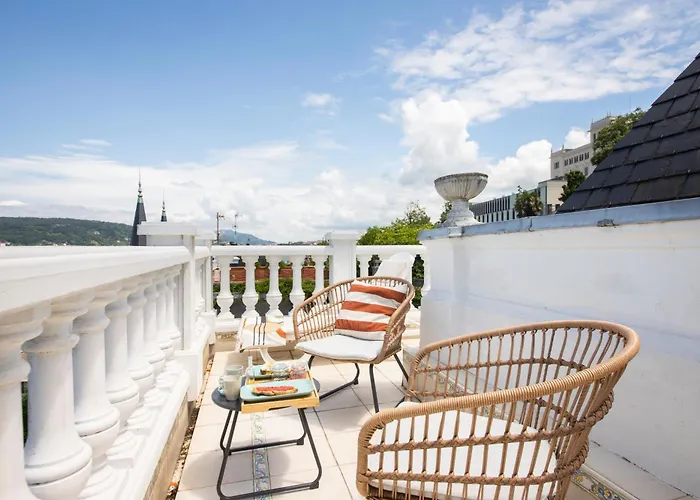 Far Out * 산세바스티안