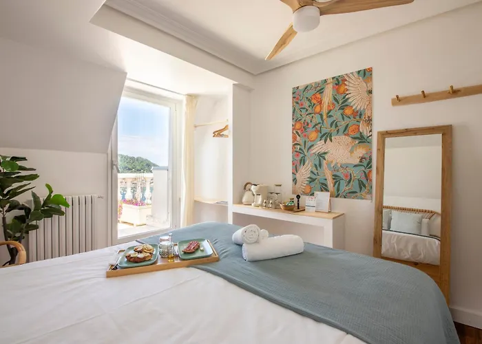 홈스테이 Far Out