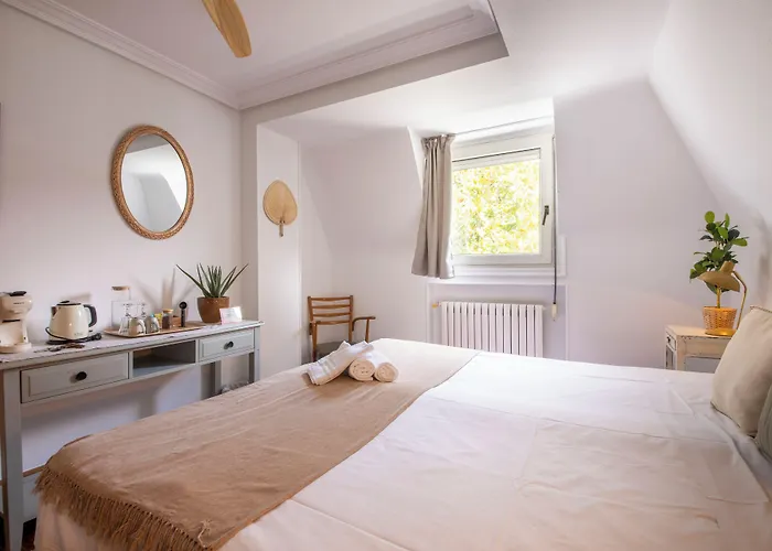 홈스테이 Far Out *