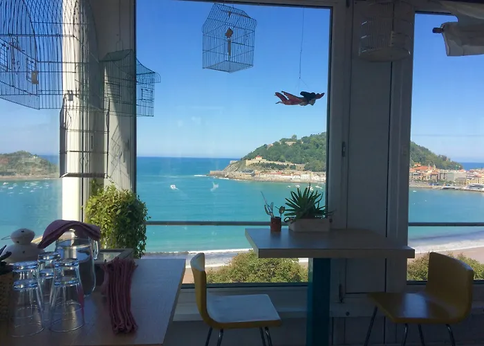 Far Out 홈스테이 *